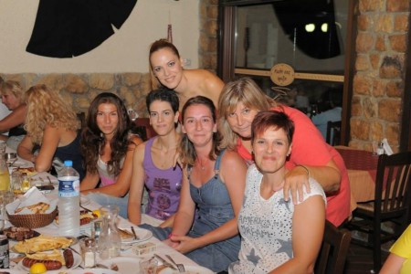 Κατερίνα Γκούμα, Λίνα Μάρκου, Κούλα Γκορτσίλα, Έφη Μαρτσουκάκη, Έφη Ιωάννου, Αννα Ξερικού